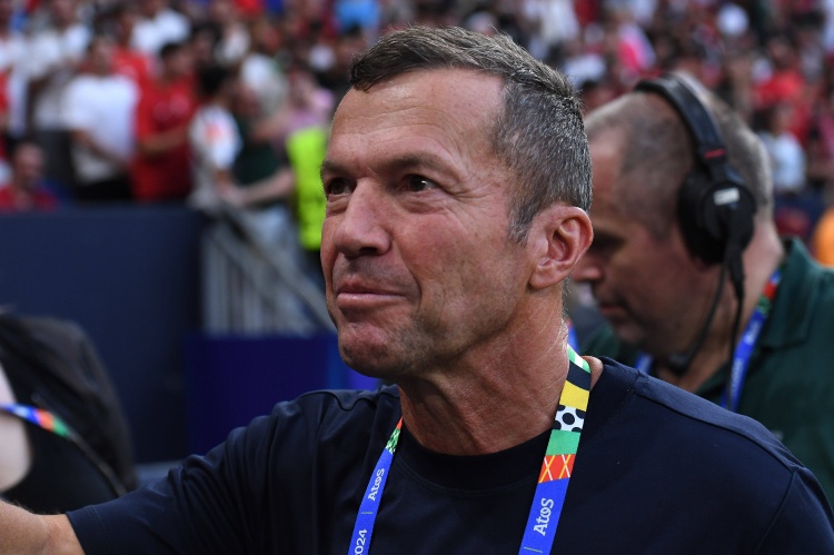 stron, 是特拉帕托, 亚的比赛