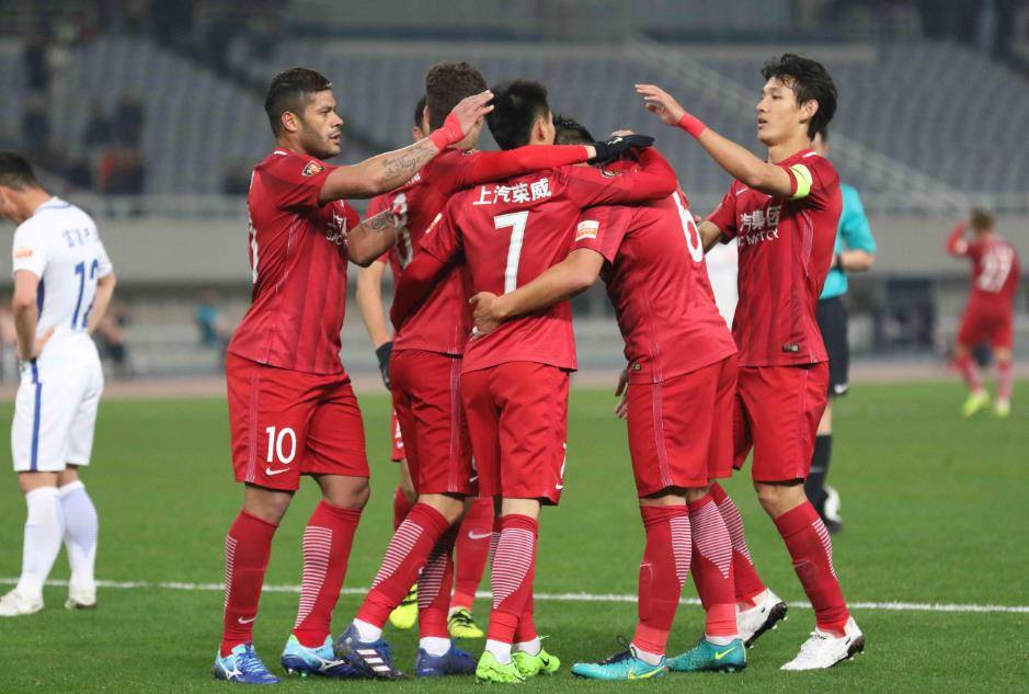 港队的比赛, 队中逐渐成, 杯赛场上的 港队的比赛, 队中逐渐成, 杯赛场上的