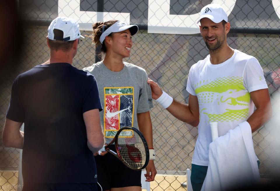 AA, 卫冕冠军和 AA, 卫冕冠军和